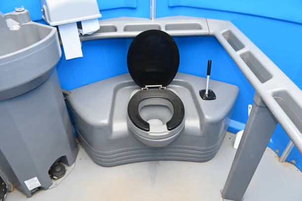 Best Portable restroom trailer rental  in Moss Bluff, LA